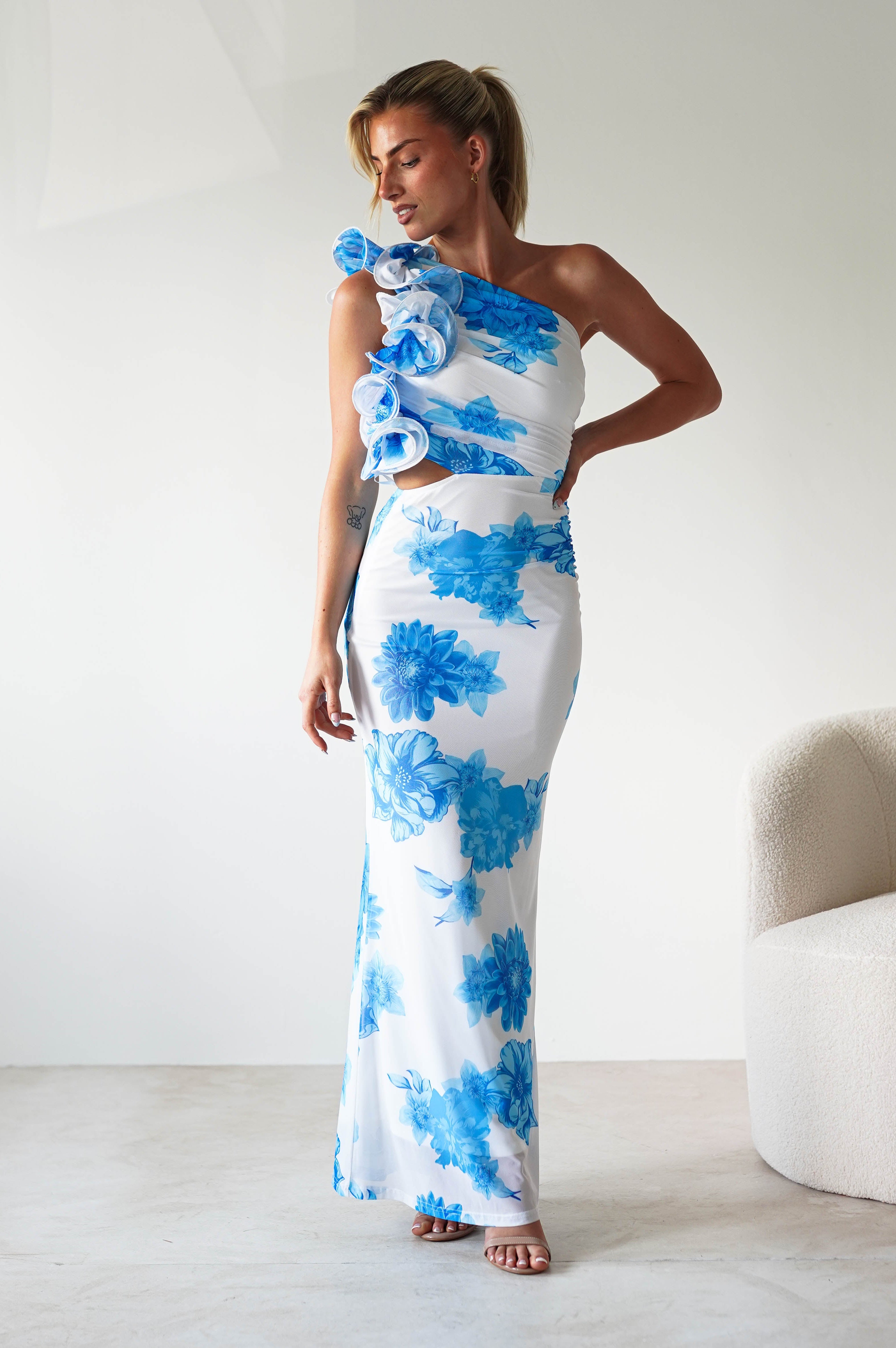 Rhia Ruffle Floral Maxi Dress | Blue/White | Oh Hello Clothing | XS (6)