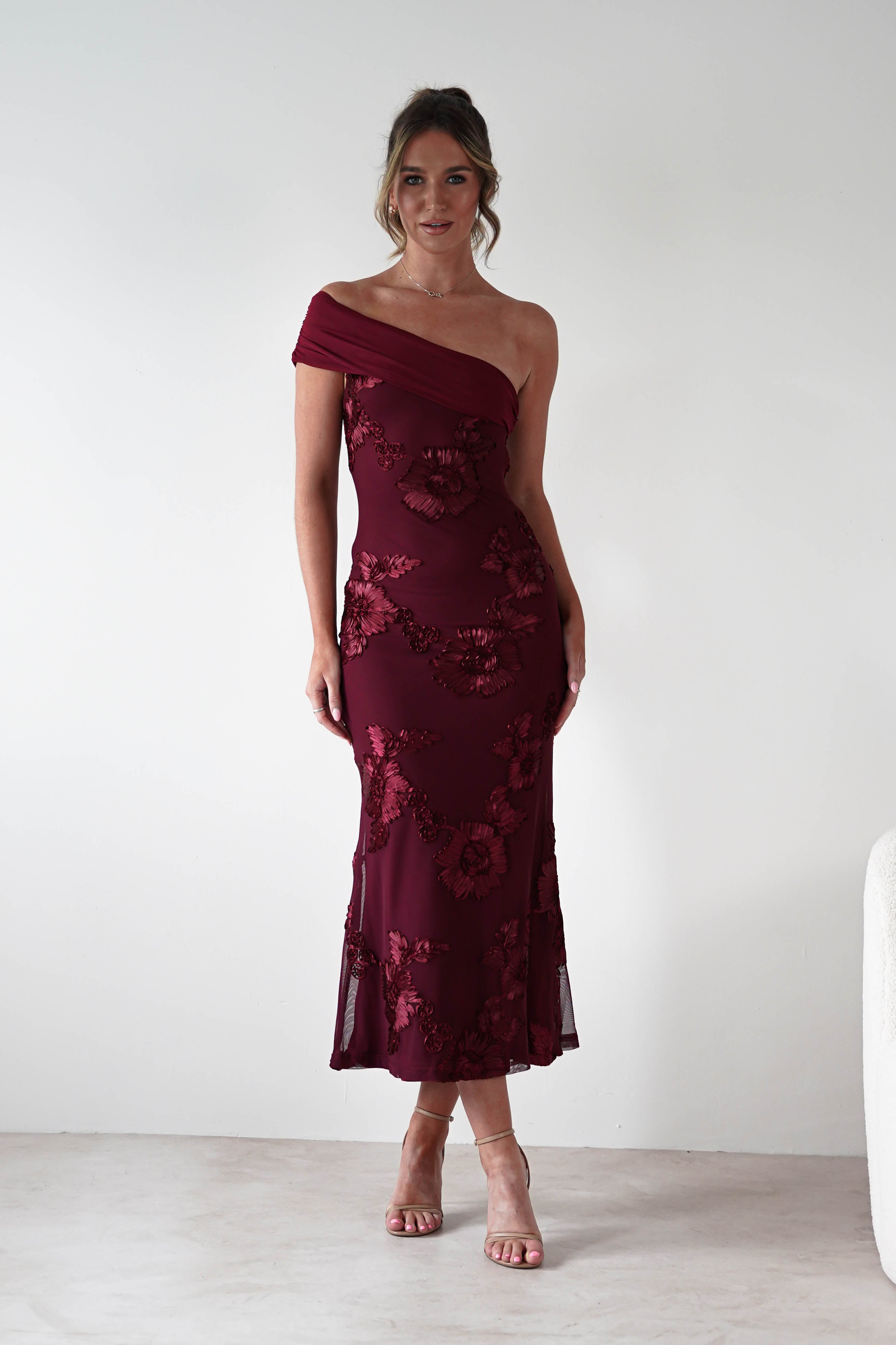 sasha Dresses 1*DONE-SASHA-64793DI2- WINE WITH FLORAL EMBROIDERY THROUGHOUT
