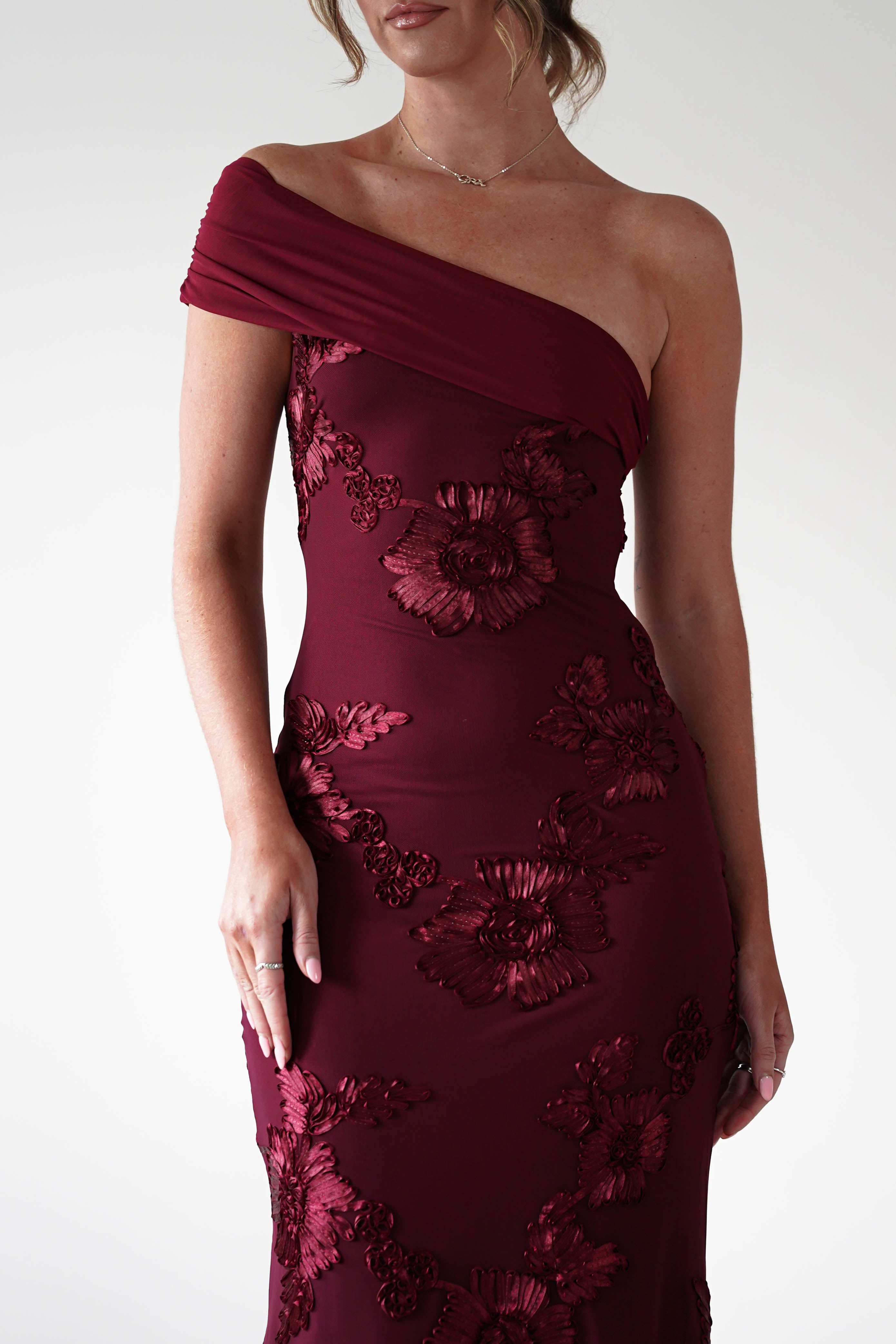 sasha Dresses 1*DONE-SASHA-64793DI2- WINE WITH FLORAL EMBROIDERY THROUGHOUT