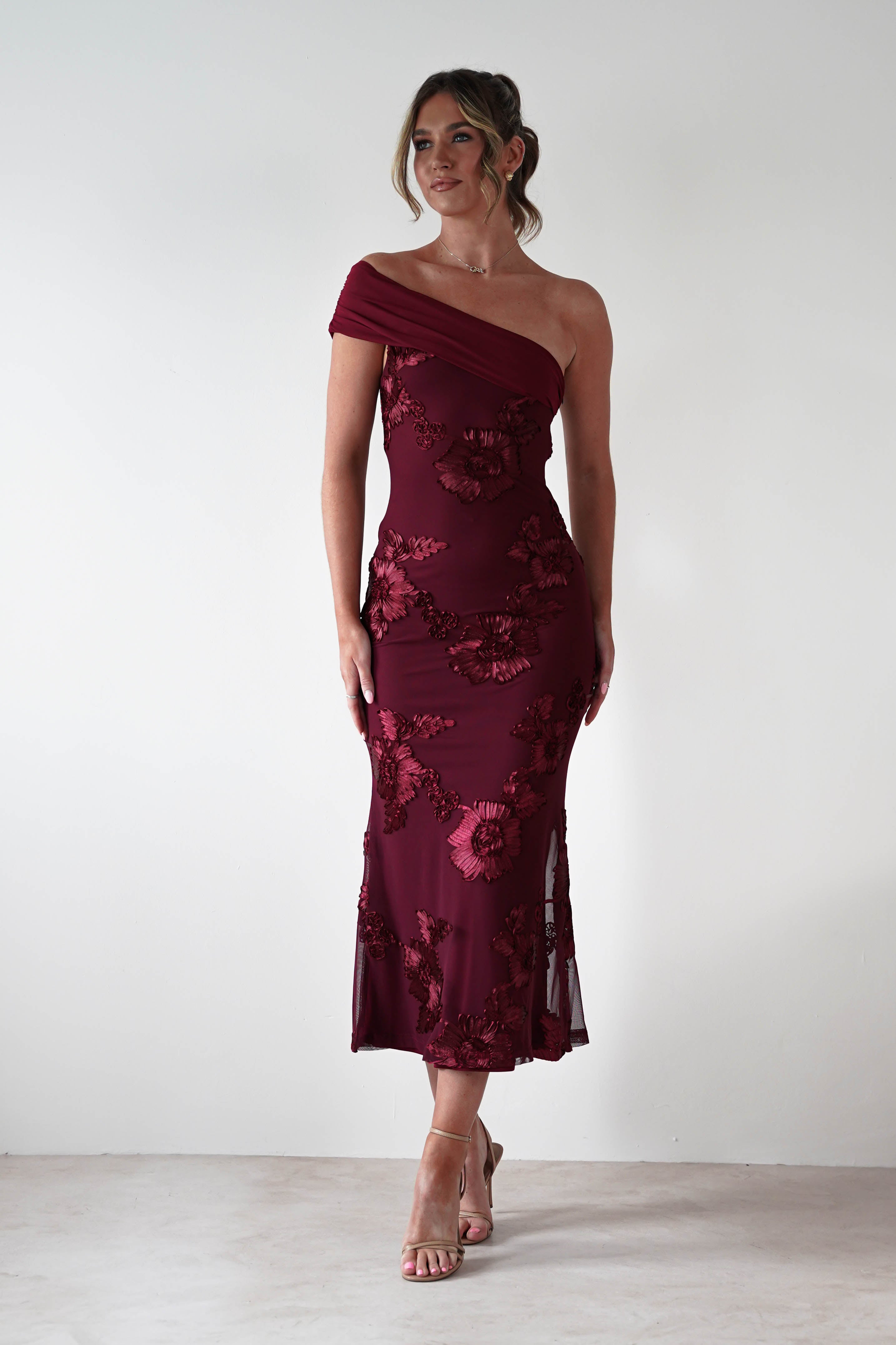 sasha Dresses 1*DONE-SASHA-64793DI2- WINE WITH FLORAL EMBROIDERY THROUGHOUT
