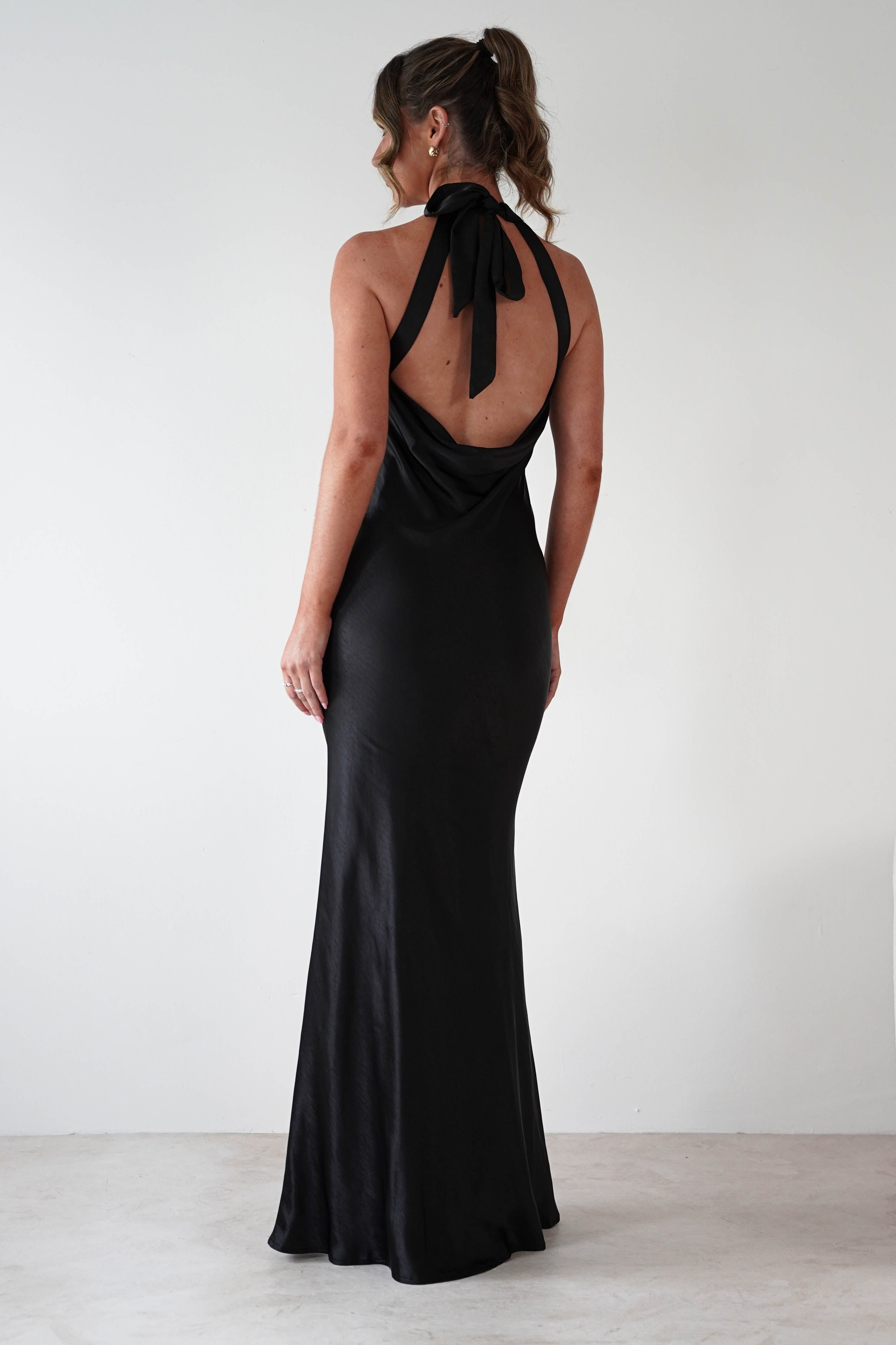 F & P Dresses 1*DONE UN2330 BLACK HALTERNECK