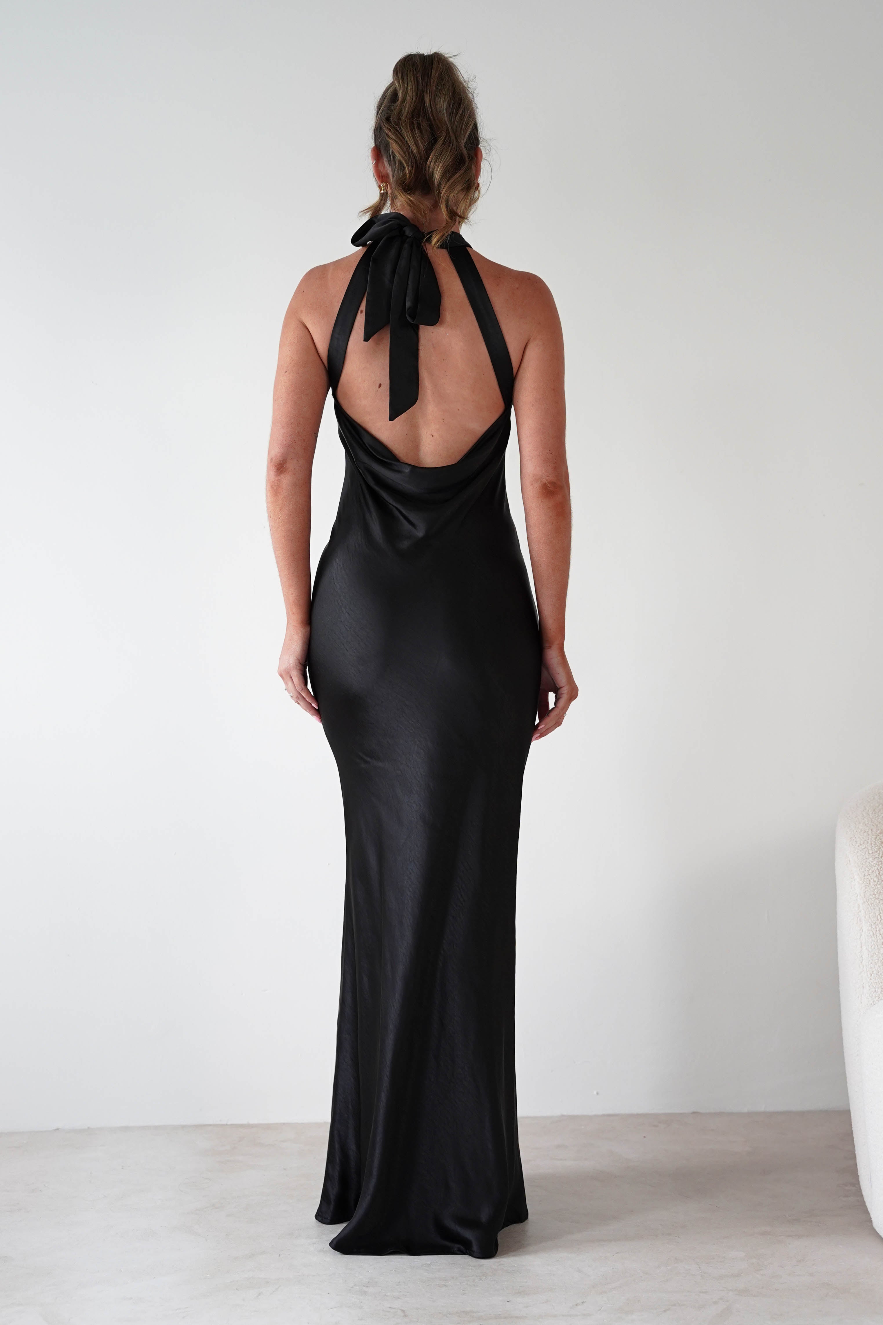 F & P Dresses 1*DONE UN2330 BLACK HALTERNECK