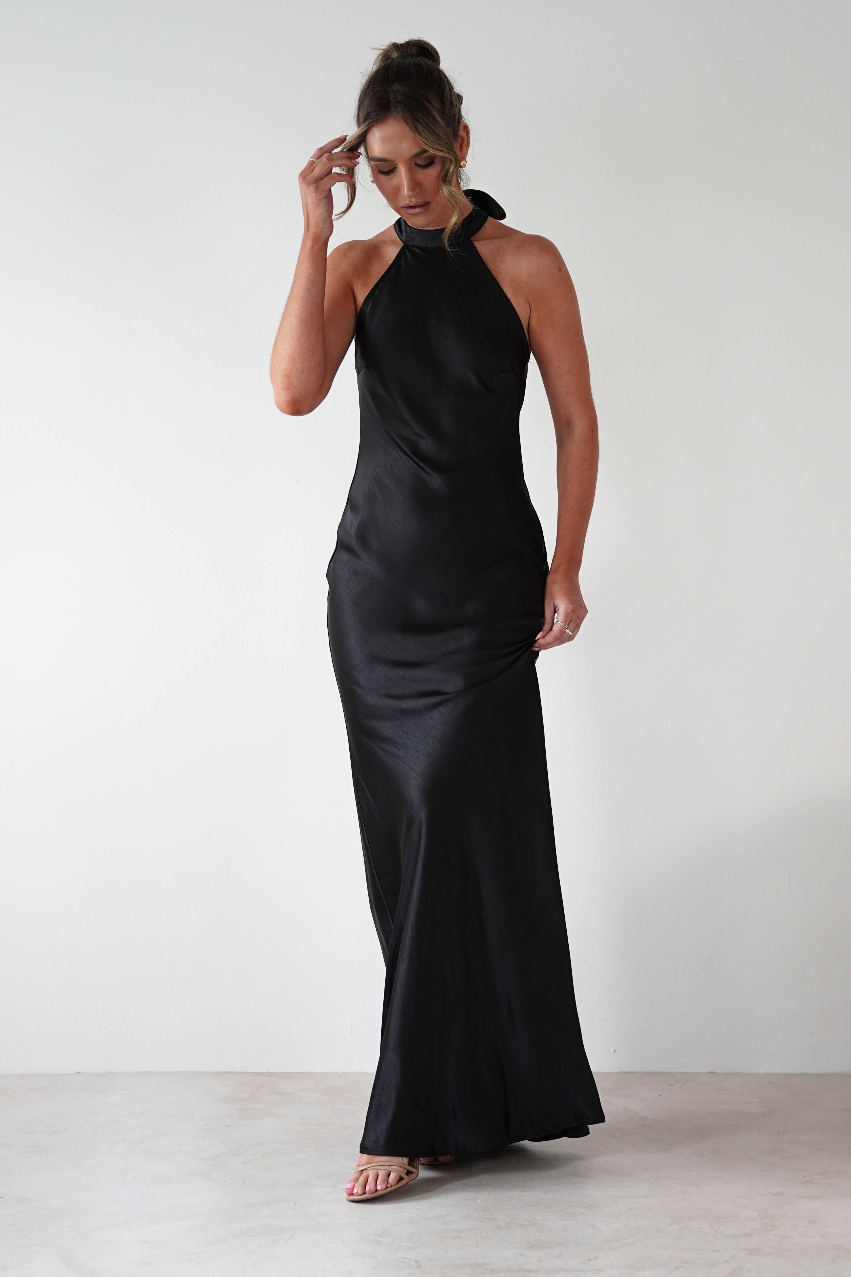 F & P Dresses 1*DONE UN2330 BLACK HALTERNECK