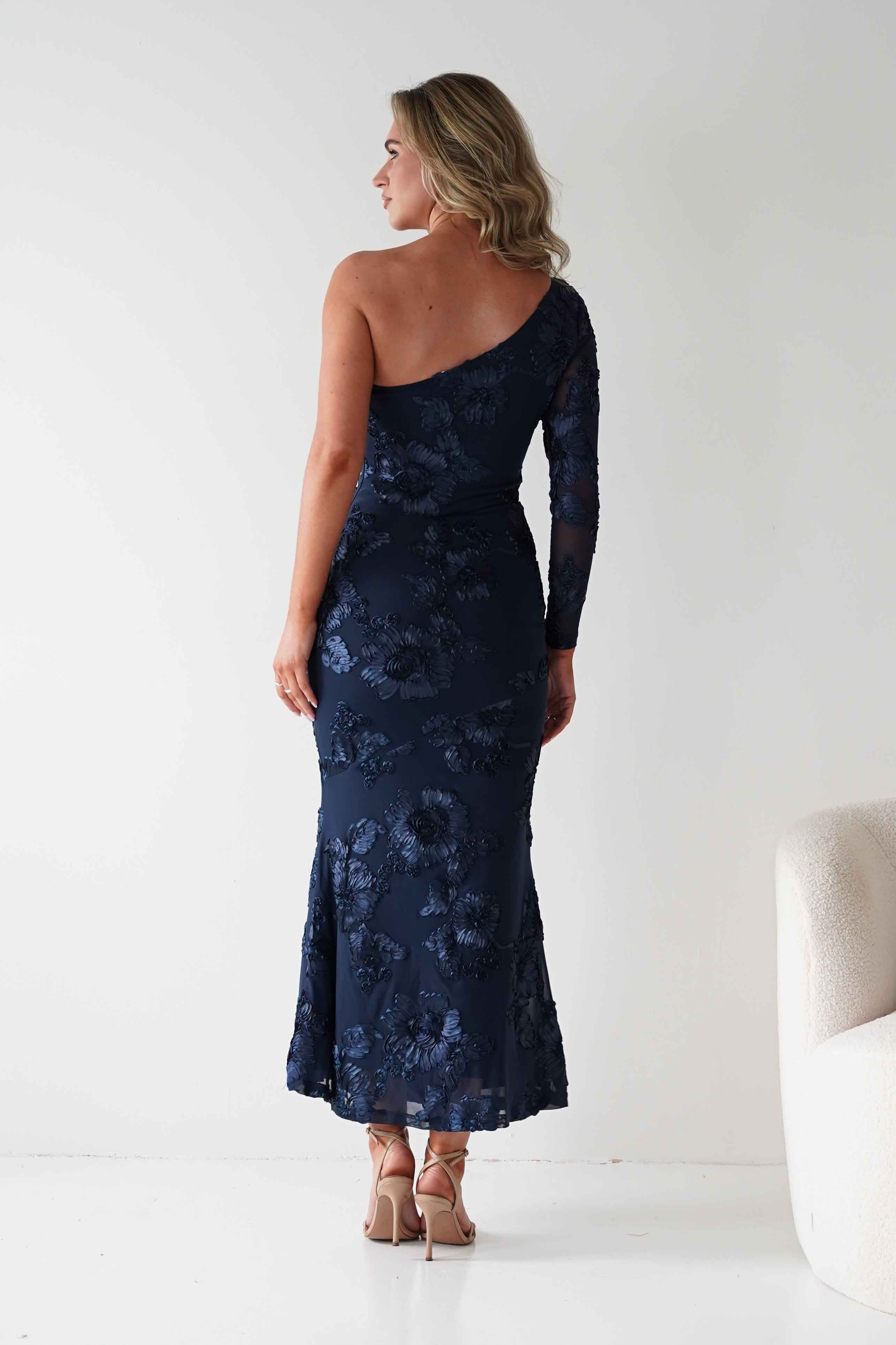 SASHA Dresses Saphira One Sleeve Maxi Dress | Navy Textured