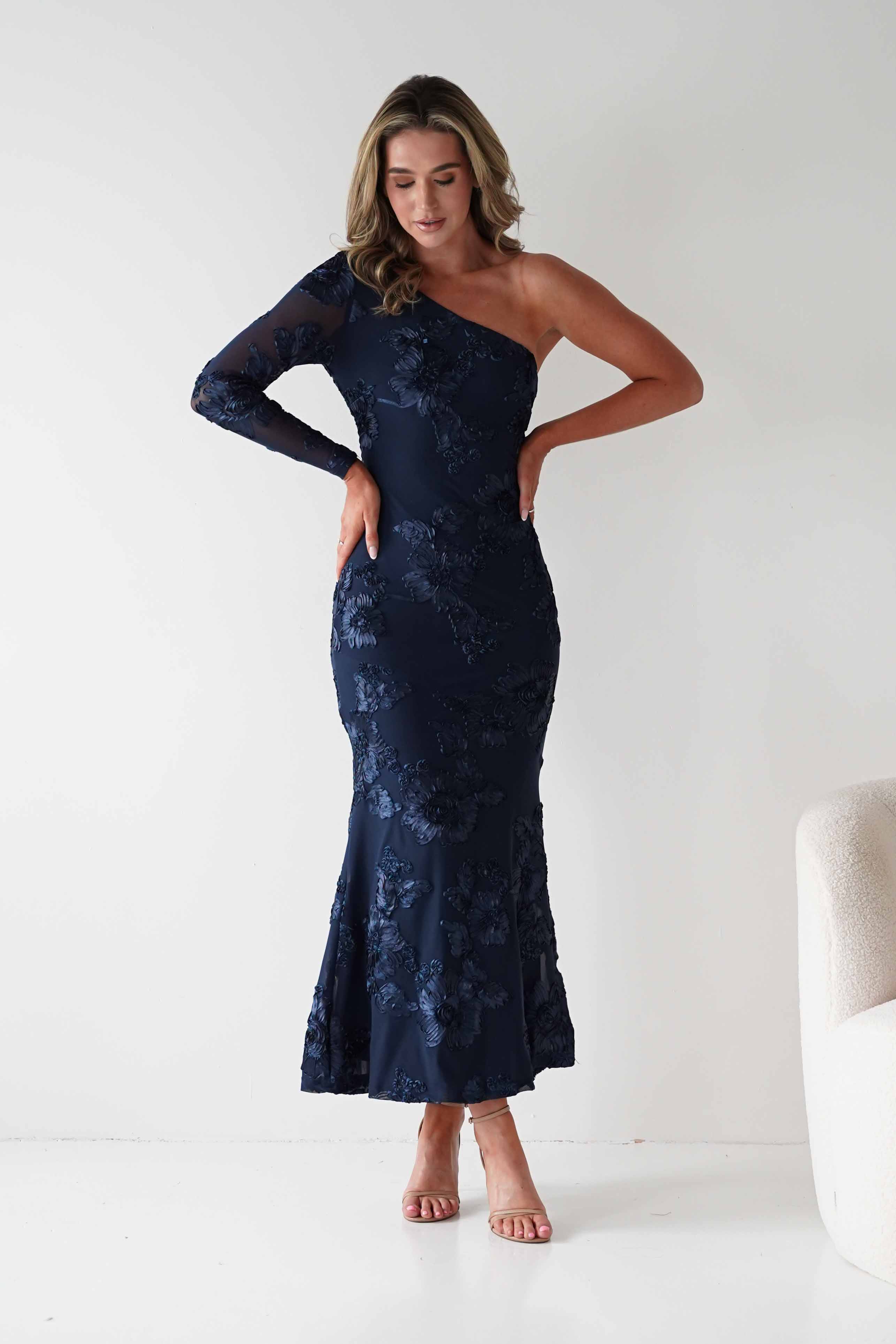 SASHA Dresses Saphira One Sleeve Maxi Dress | Navy Textured