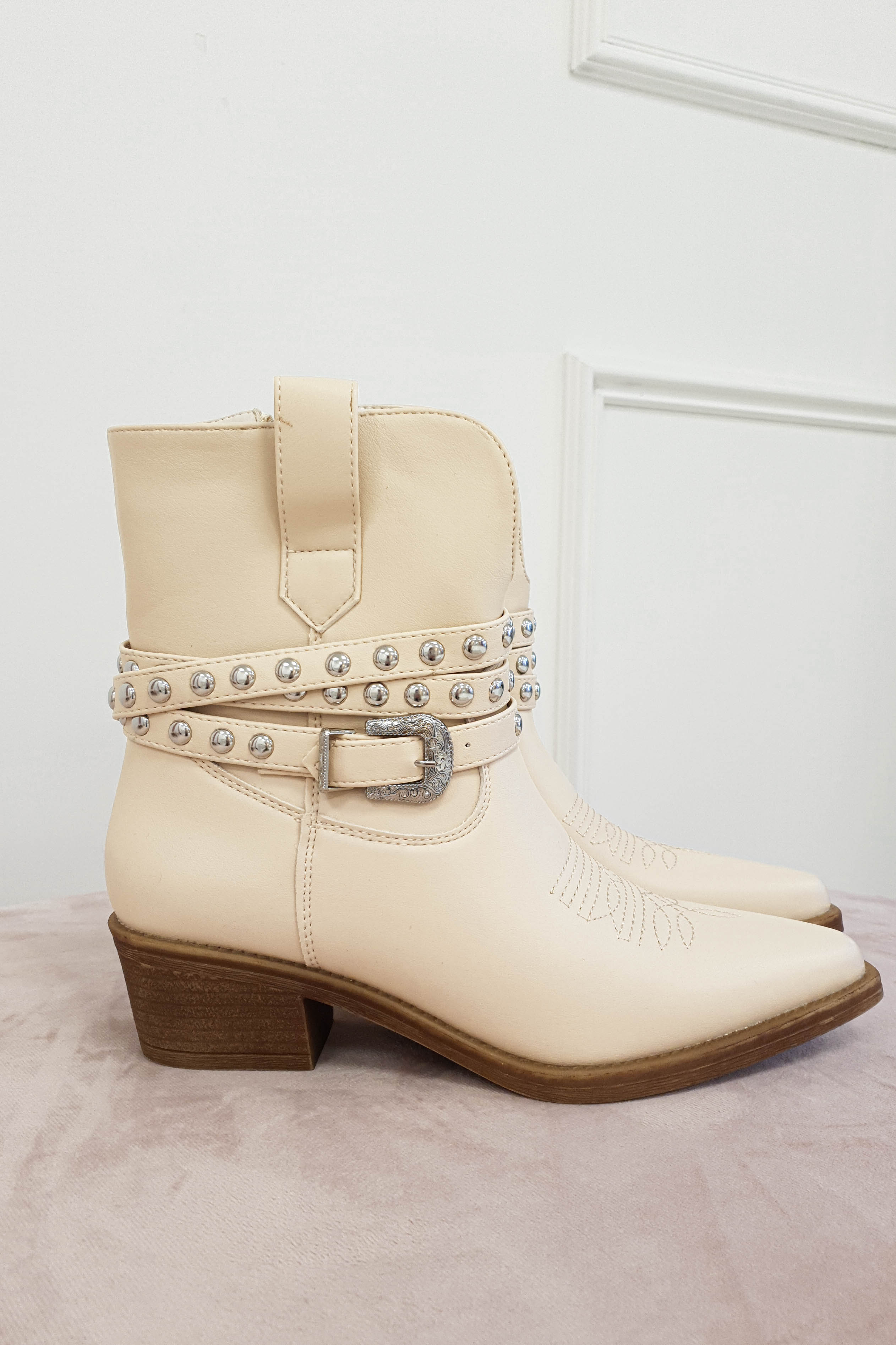 Elvie Ankle Boots | Cream